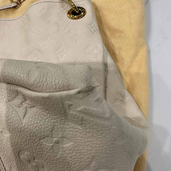 Louis Vuitton Artsy Empreinte in Neige - Picture 3 of 13